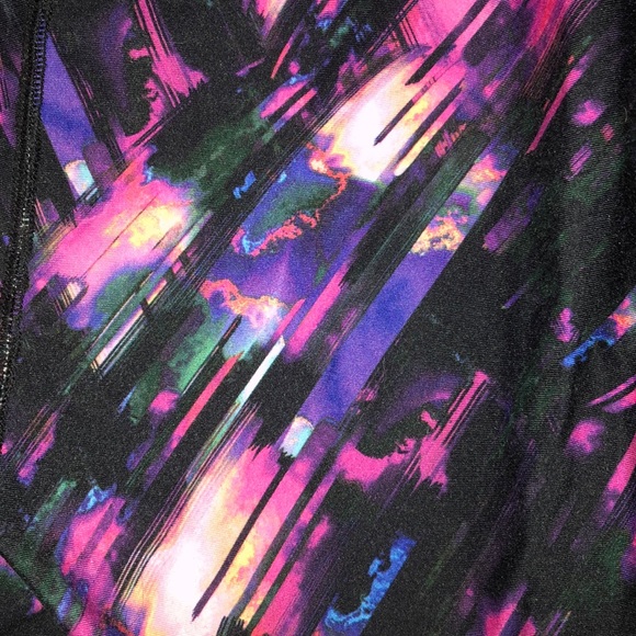 Fabletics Spectre Mid-Rise Printed PowerHold - Small - Picture 5 of 8